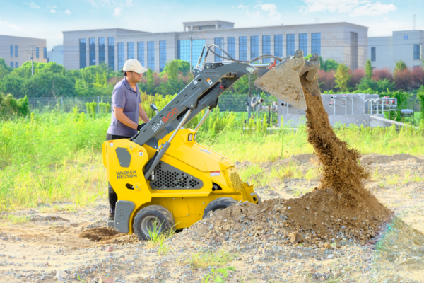Wacker Neuson Compact Wheeled Mini Loader SM50