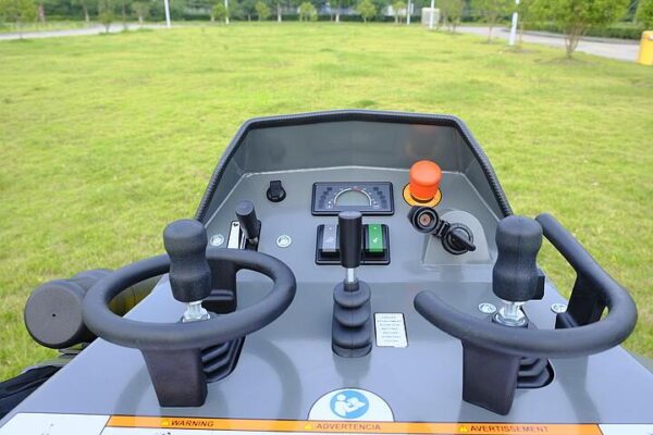 Wacker Neuson Compact Wheeled Mini Loader SM50